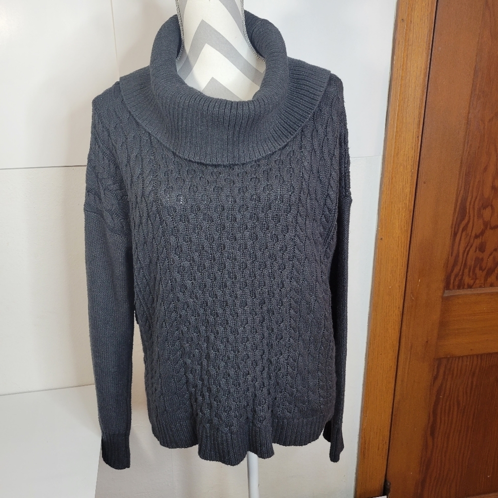 American Eagle Womans Cowl Neck Cable Knit Sweater Size Large